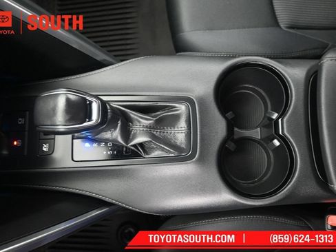 Used 2023 Toyota Venza LE AWD/4WD image 23