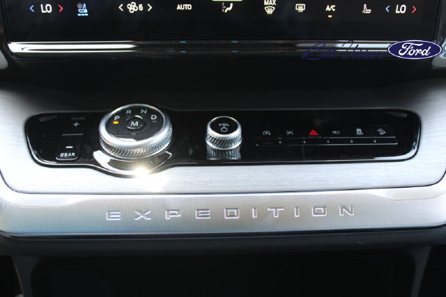 New 2027 Ford Expedition Platinum w/ Platinum Ultimate Package AWD/4WD image 15