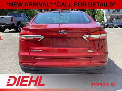 Used 2020 Ford Fusion SE FWD image 6