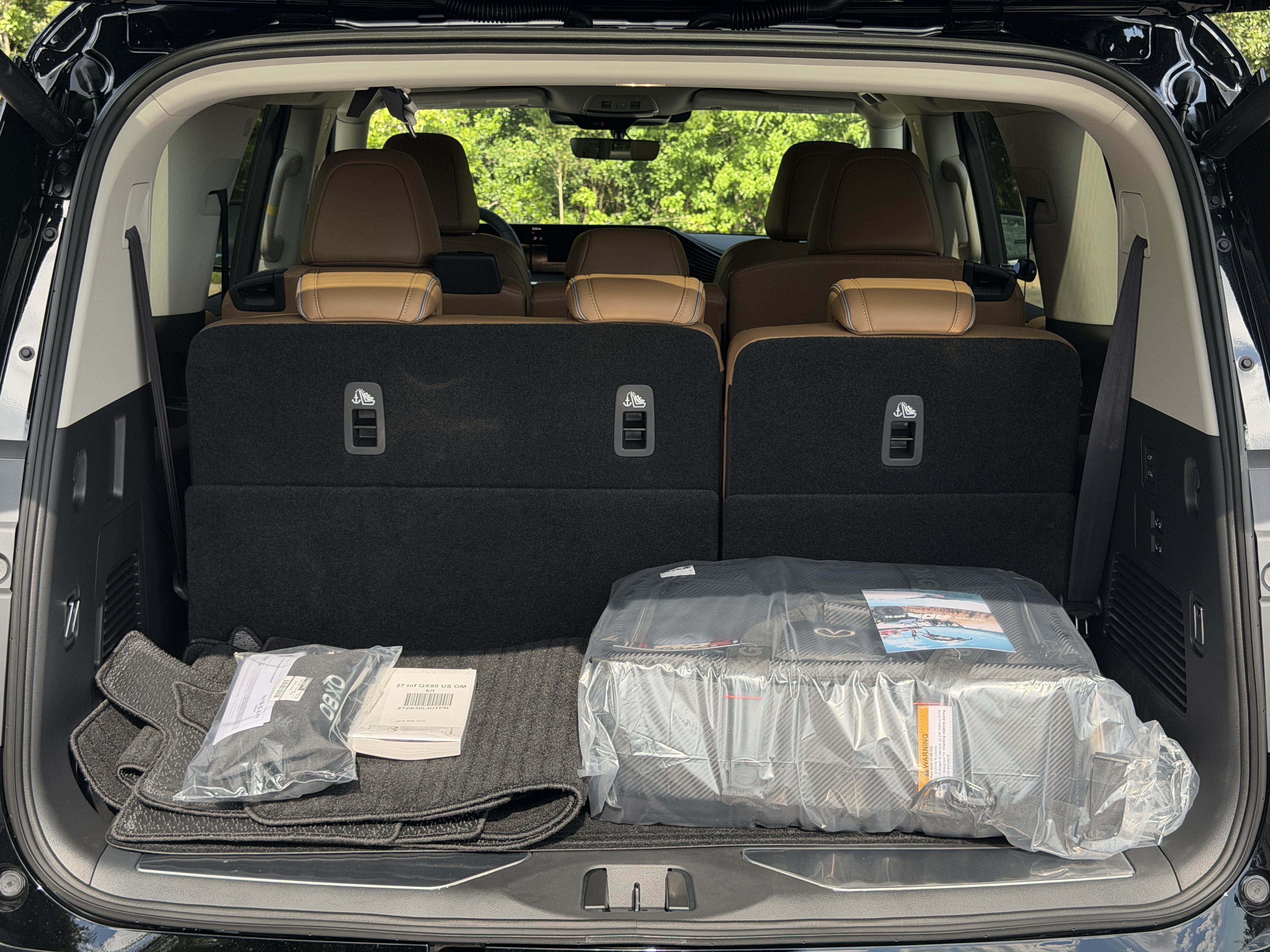 New 2027 INFINITI QX80 Luxe w/ Cargo Package RWD image 11