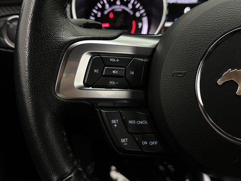 Used 2020 Ford Mustang Coupe RWD image 17