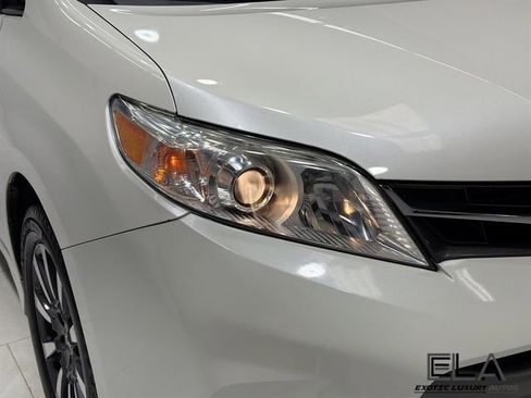 Used 2019 Toyota Sienna XLE w/ XLE Navigation Package AWD/4WD image 38