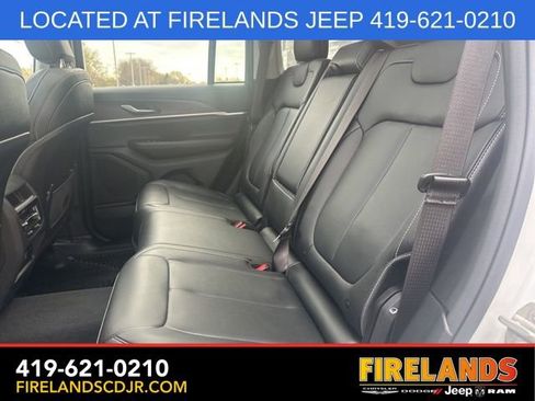 Used 2023 Jeep Grand Cherokee Limited image 5