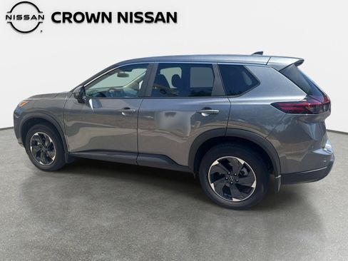 Certified 2026 Nissan Rogue SV w/ Cold Weather Package FWD image 4