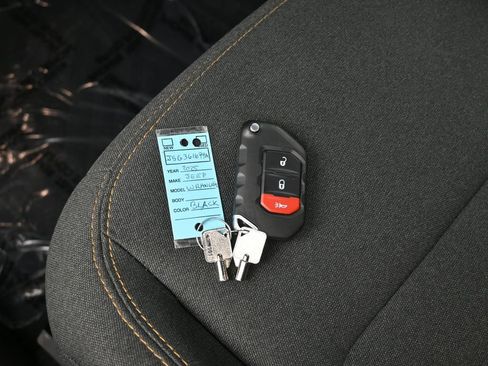 Used 2025 Jeep Wrangler Sport image 16