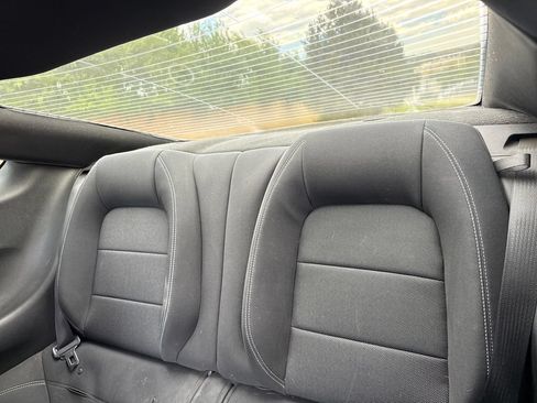 Used 2015 Ford Mustang Coupe RWD image 18
