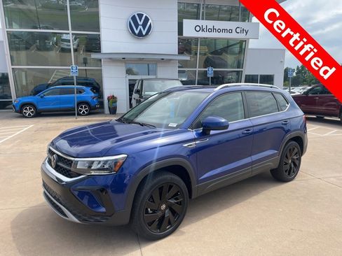 Used 2024 Volkswagen Taos SE image 1