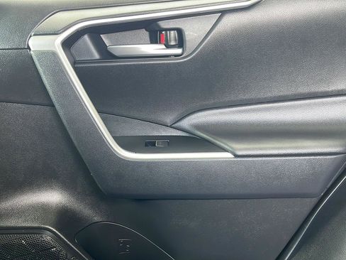 Used 2025 Toyota RAV4 XLE AWD/4WD image 19