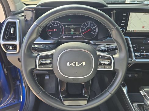 Certified 2022 Kia Sorento S FWD image 30