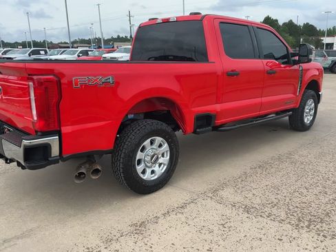 Used 2023 Ford F250 XLT w/ FX4 Off-Road Package AWD/4WD image 9