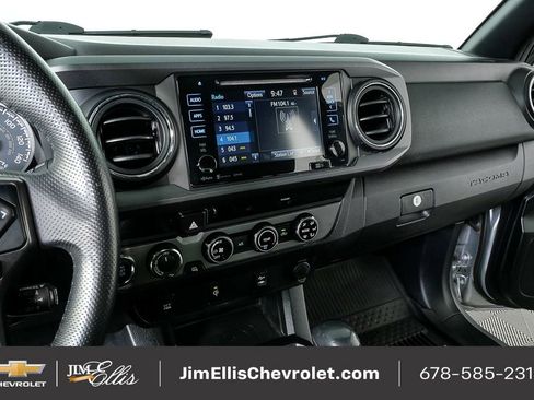 Used 2016 Toyota Tacoma TRD Off-Road image 13