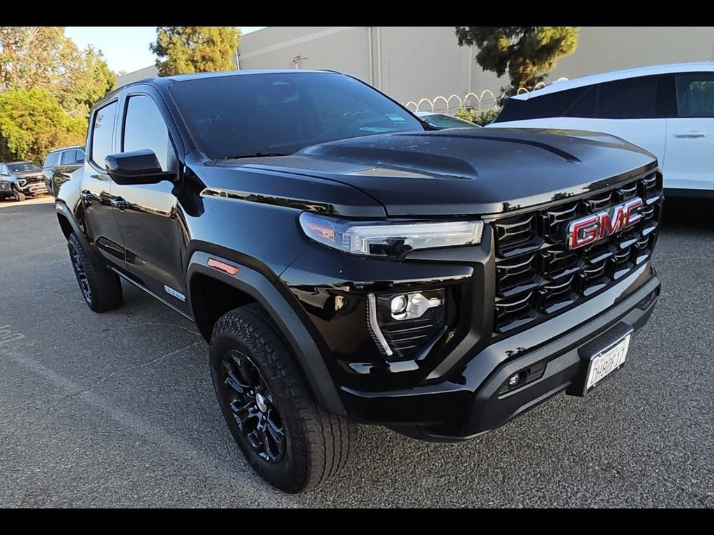 Used 2024 GMC Canyon Elevation w/ Elevation Premium Package AWD/4WD image 3