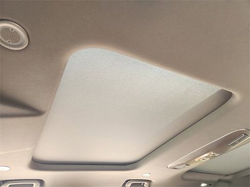 New 2026 Land Rover Discovery Limited Edition image 17