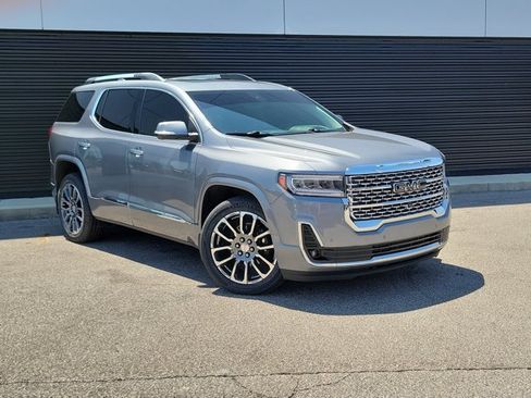 Used 2020 GMC Acadia Denali w/ Denali Ultimate Package AWD/4WD image 2