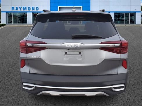 Used 2023 Kia Seltos SX w/ SX Sunroof Package image 4