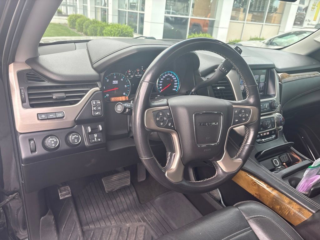 Used 2017 GMC Yukon XL Denali w/ Open Road Package AWD/4WD image 12