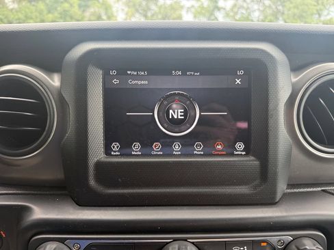 Used 2022 Jeep Wrangler Unlimited Sport AWD/4WD image 31