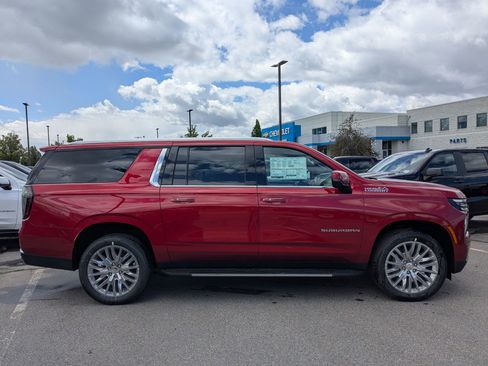 New 2025 Chevrolet Suburban High Country image 6
