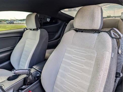 Used 2016 Ford Mustang GT RWD image 14
