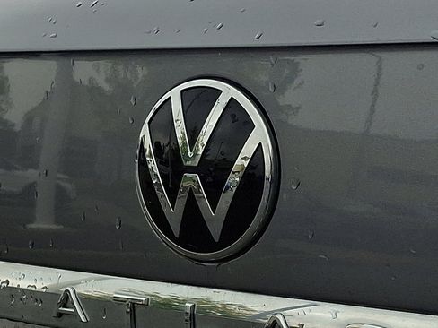 Used 2020 Volkswagen Atlas Cross Sport SE image 30