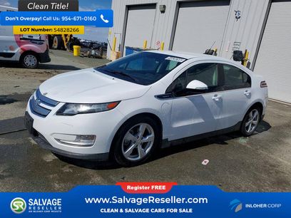 Used 2014 Chevrolet Volt w/ Enhanced Safety Package 1