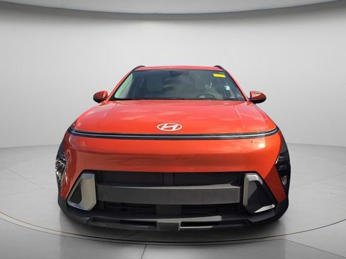 Used 2024 Hyundai Kona SEL FWD image 3