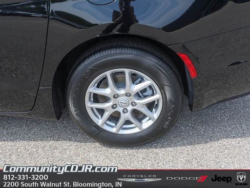 New 2025 Chrysler Voyager LX FWD image 5