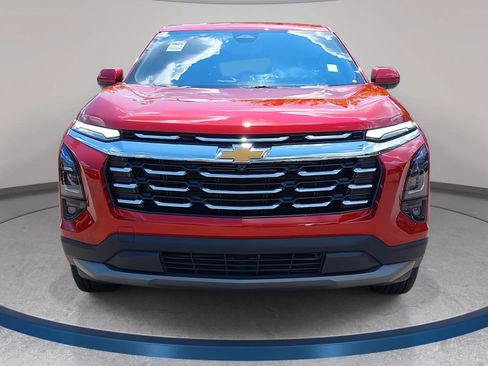 Used 2025 Chevrolet Equinox LT w/ Safety and Technology Package FWD image 2