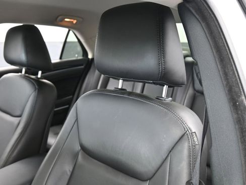 Used 2023 Chrysler 300 Touring L image 16