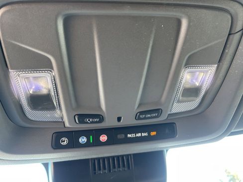 Used 2025 Chevrolet Silverado 1500 LT image 24