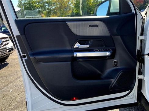 Certified 2022 Mercedes-Benz GLB 250 4MATIC image 18