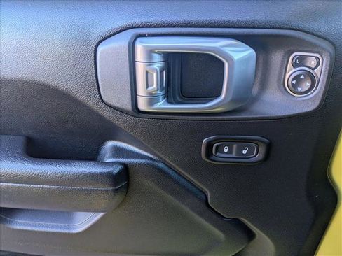 Used 2022 Jeep Wrangler Unlimited Sport image 15