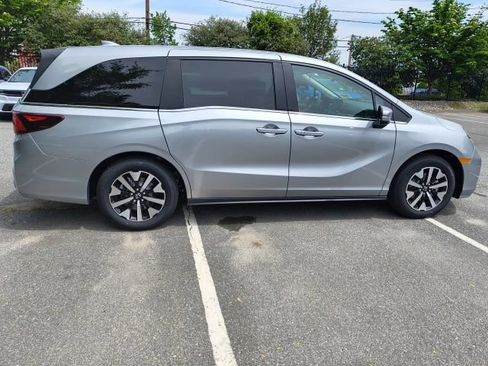 New 2026 Honda Odyssey EX-L image 8