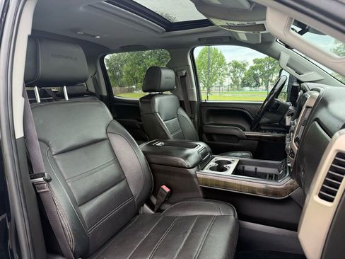 Used 2015 GMC Sierra 2500 Denali w/ Duramax Plus Package AWD/4WD image 18