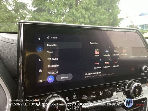 Used 2023 Toyota Highlander Limited image 12