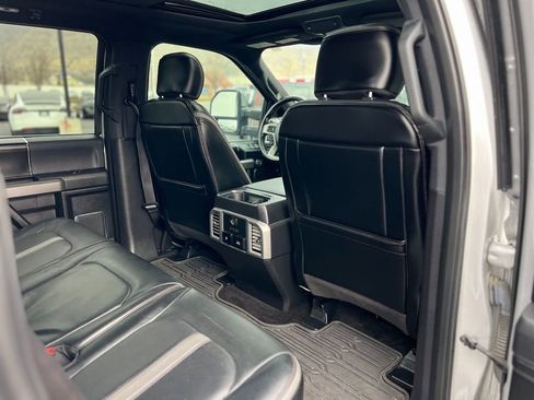 Used 2018 Ford F150 Platinum w/ Technology Package image 30