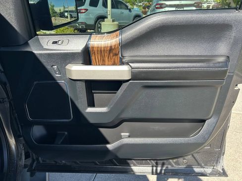 Used 2018 Ford F150 Lariat w/ Equipment Group 502A Luxury AWD/4WD image 32