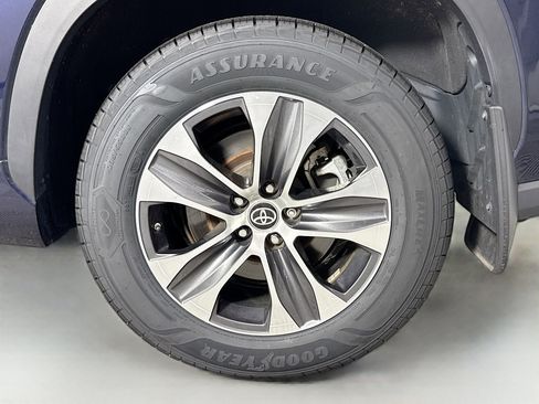 Certified 2022 Toyota Highlander XLE image 31