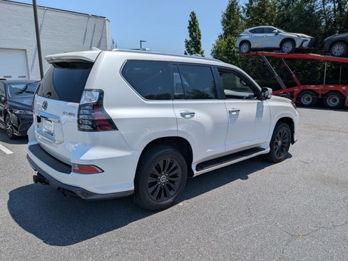 Certified 2023 Lexus GX 460 Luxury w/ Sport Design Package AWD/4WD image 3
