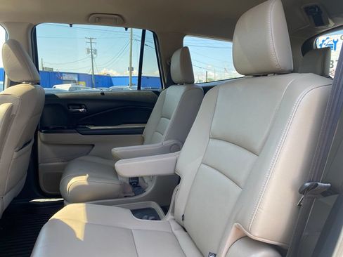 Used 2022 Honda Pilot Touring image 17