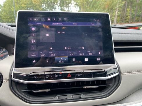 Used 2024 Jeep Compass Limited image 26