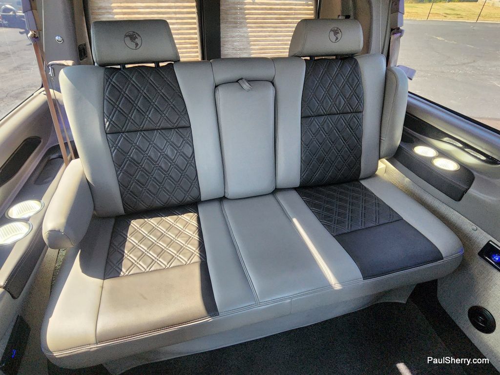 Used 2021 Chevrolet Express 2500 LS w/ Enhanced Convenience Package RWD image 4