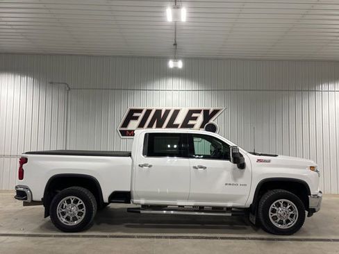 Used 2021 Chevrolet Silverado 2500 LTZ image 2