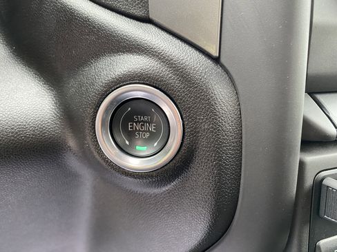 Used 2025 Chevrolet Silverado 2500 W/T w/ WT Convenience Package image 27