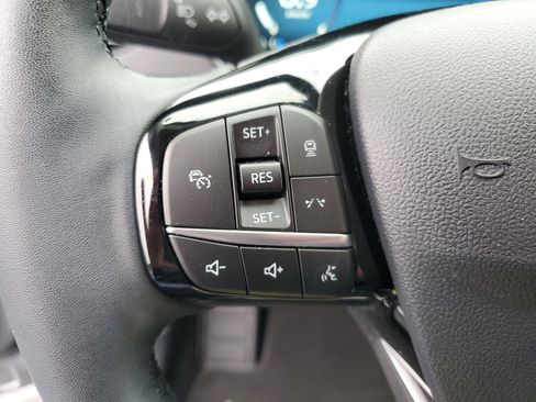 Used 2024 Ford Escape Platinum image 25