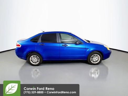 Used 2010 Ford Focus SE image 8