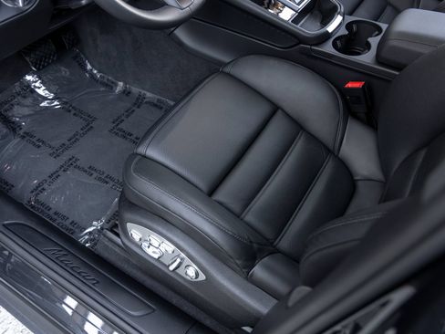 Certified 2026 Porsche Macan AWD/4WD image 26