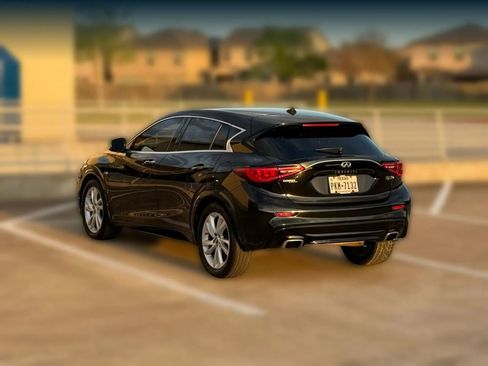 Used 2018 INFINITI QX30 w/ Cargo Package image 6