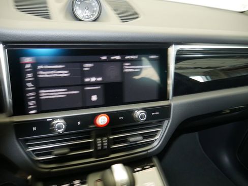 New 2026 Porsche Macan AWD/4WD image 33
