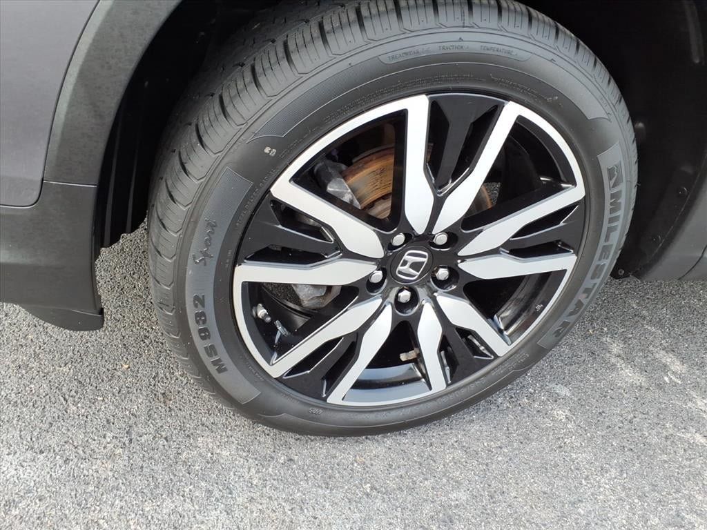 Used 2019 Honda Pilot Touring image 12